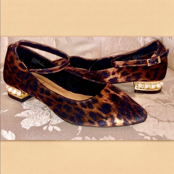 LEOPARD VELVET PEARL HEEL FLAT - Picture 2 of 4